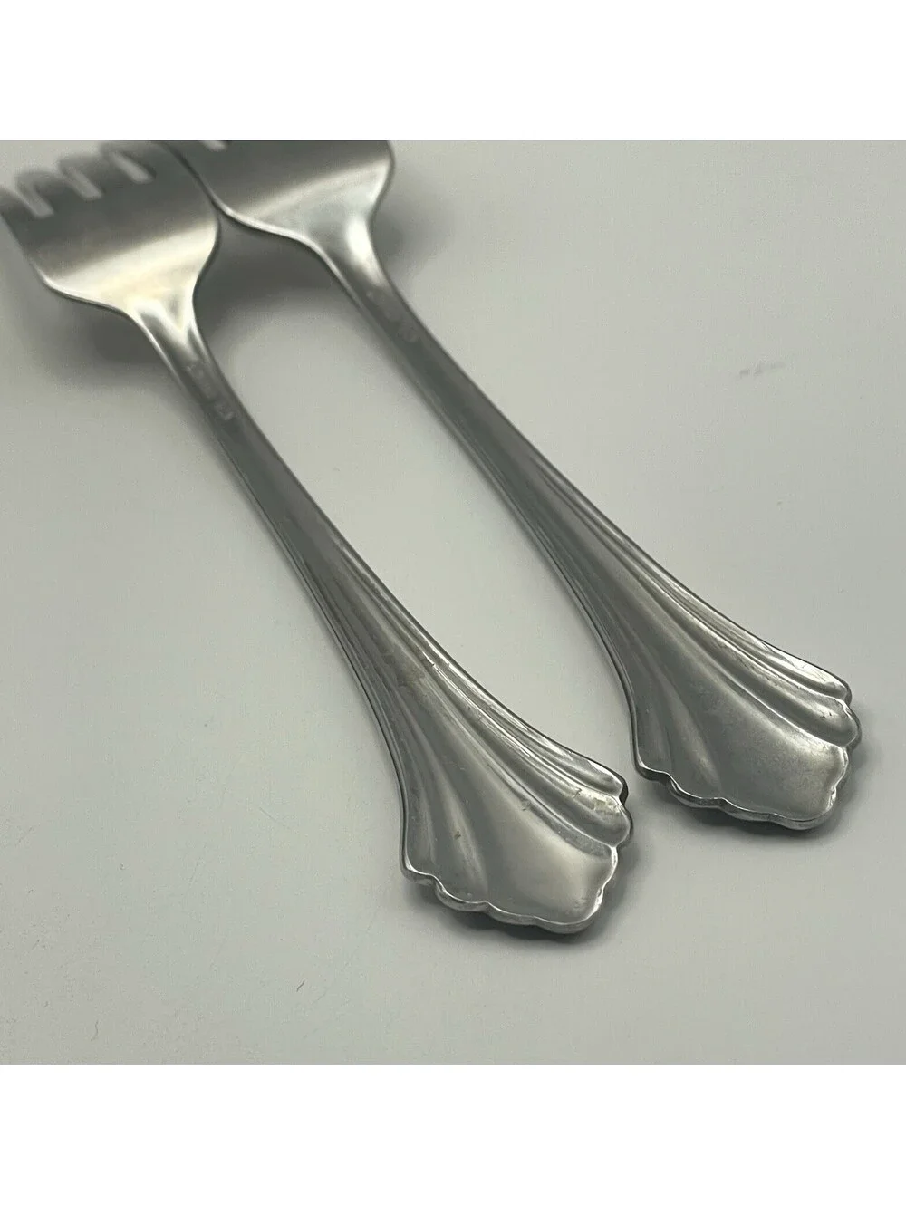 Oneida BANCROFT Glossy USA Stainless Flatware -- Lot of 2 Dinner Forks 7 3/8